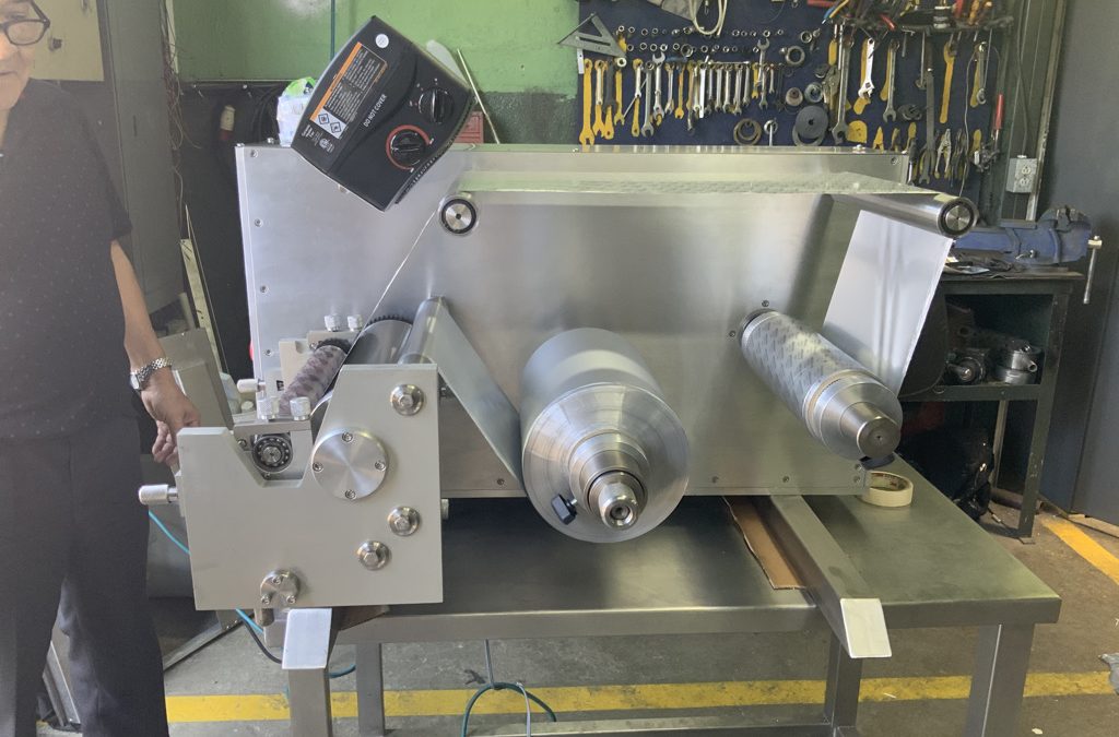 Etiquetadora Automática para Envases Cilíndricos SHL-2520