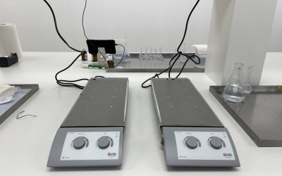 Plancha con Agitador para Laboratorio